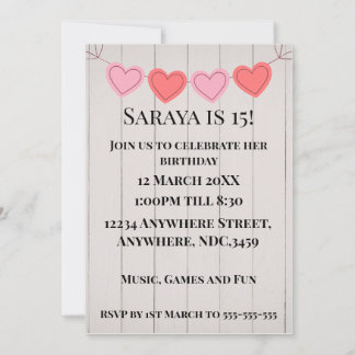 Söta Lovehearts på vit träbakgrund Anpassningsbar Inbjudningar