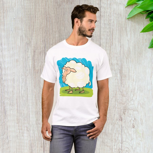 Söta luddiga vita får på gräs t shirt (Skapare uppladdad)