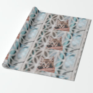 Söta och söta kattunge som viftar på dig! presentpapper