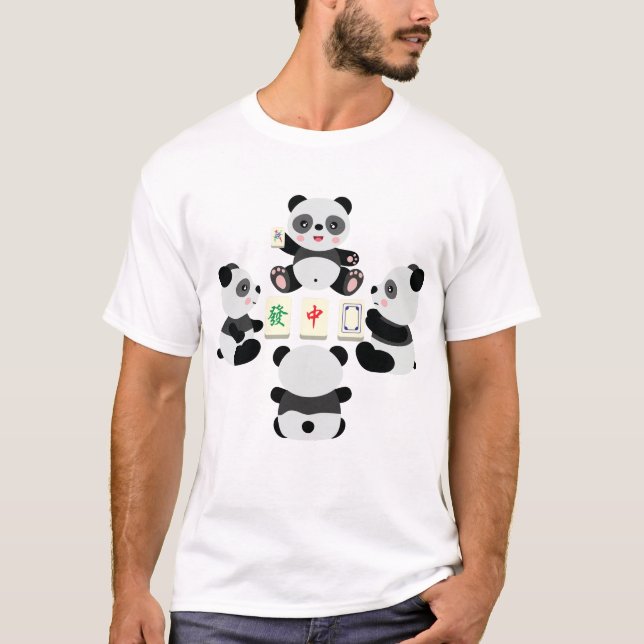 Söta Panda Spelar Mahjong T Shirt (Framsida)