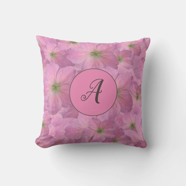 Söta rosa blommor med anpassad monogram kudde (Framsida)