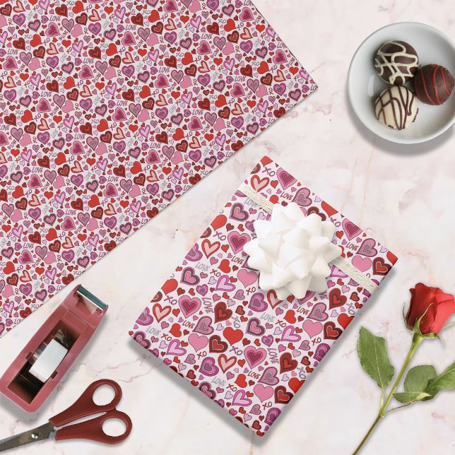Söta Rosa Röda Hjärtan Rodnad Kärleksmönster Presentpapper (Skapare uppladdad)