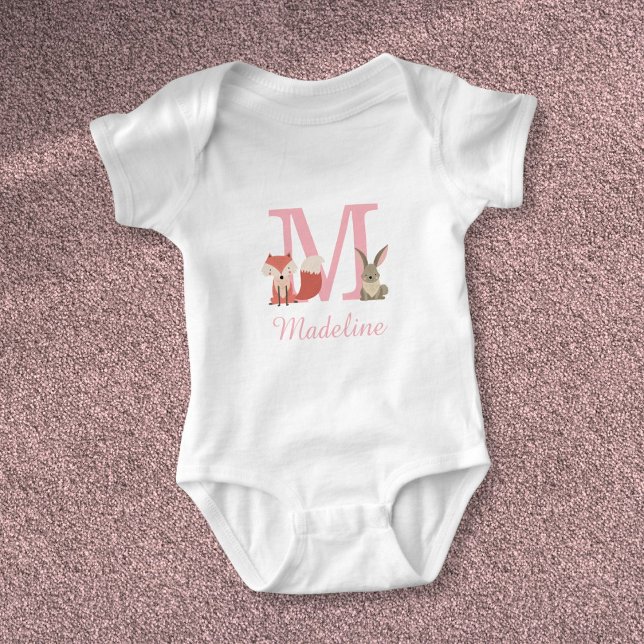 Söta skogs- och vilda djur rosa monogram t shirt (Cute Forest Woodland Animals Pink Monogram Baby Bodysuit)