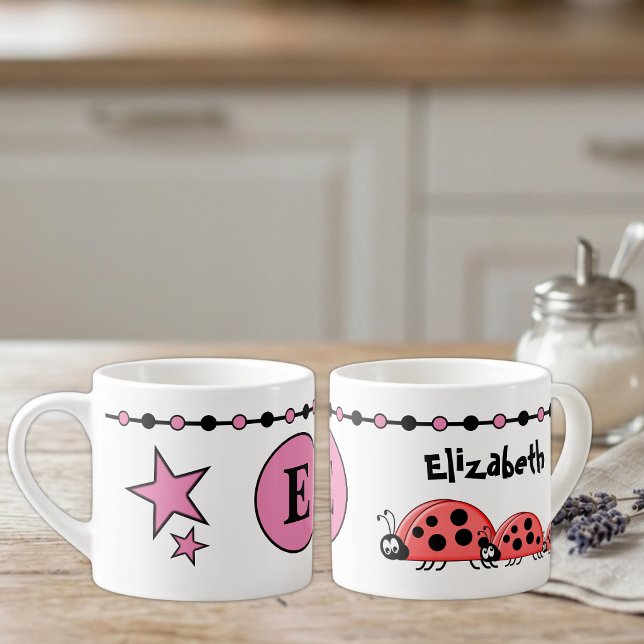 Söta små nyckelpigor namn initial rosa espressomugg (Skapare uppladdad)