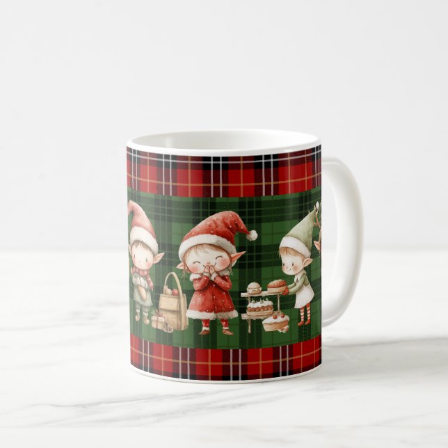 Söta upptagna tomtar jul gröna rutor  kaffemugg (Framsida höger)