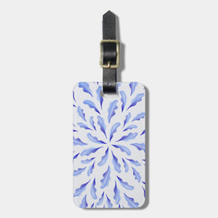 Söta vita, enkla löv blommor bagagebricka
