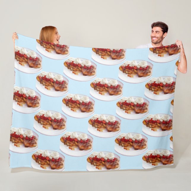 Sötbröd med jordgubbar och grädde fleecefilt (På plats)