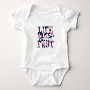 söten flyttas snabbt t shirt