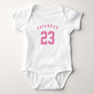Sötnamn på idrottsvit rosa, friskt, vitt namn t shirt