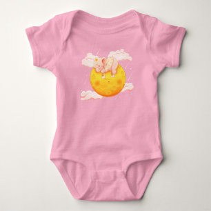 Sött baby elefant som sover på månen t shirt