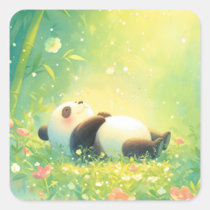 Sött baby-panda som sover i solbelyst bambuskog fyrkantigt klistermärke