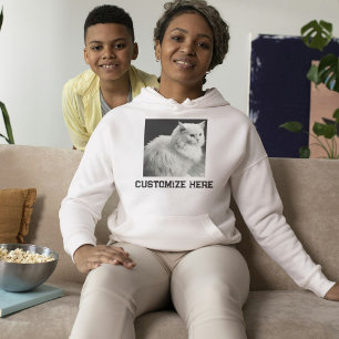 Sött fluffigt vitt katt på askgrå svart text husdj t shirt