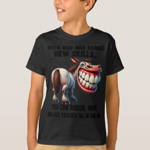 Sött Häst Med Gammal Ålder Kommer Nya Färdigheter T Shirt