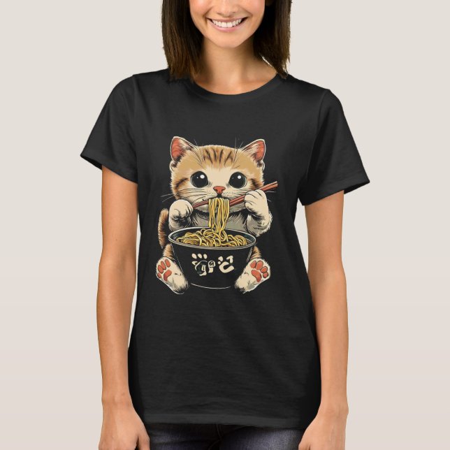 Sött kattbarn som äter Ramen nudlar T Shirt (Framsida)