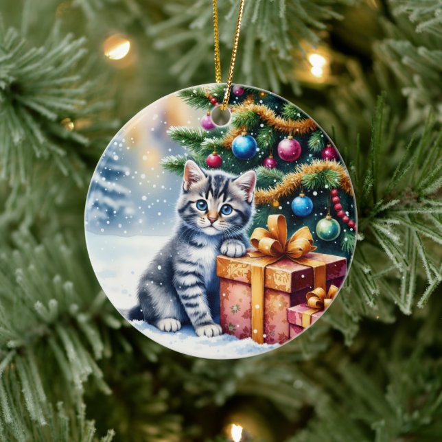 Sött litet kattunge under julgranen julgransprydnad keramik (Träd)