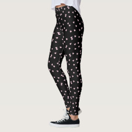 Sött ljusrosa hjärtmönster på svart leggings