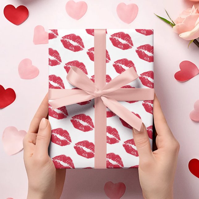 Sött mönster med valentinokyssar på presentpapper (Skapare uppladdad)