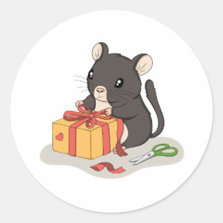 Sött Mus som Slår In en Present Kawaii Djur Kliste Runt Klistermärke