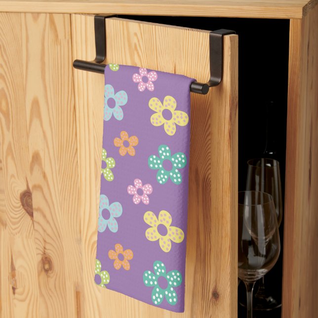 Sött prickigt blommönster lila kökshandduk (Thirds Fold)