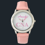 Sött Rosa CNA Personligt Namn Armbandsur<br><div class="desc">Perfekt unik present för sjuksköterskor,  assistenter och hjälpare med unik rosa design.</div>