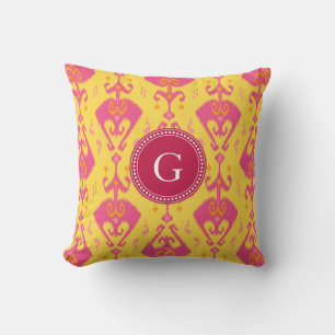 Sött rosa gult ikat stam-mönster monogram kudde