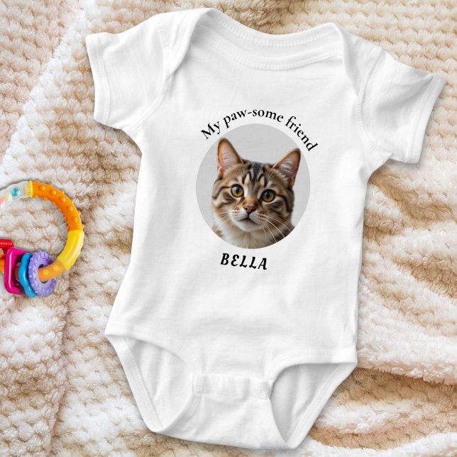 Sött underbart husdjurvän-fotografi t shirt (A baby bodysuit with custom pet photo, 'My paw-some friend' above and pet's name under the picture)