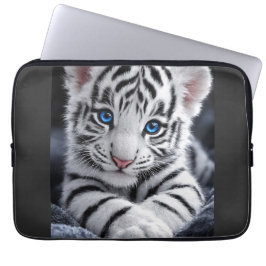 Sött Vit Tigerunge Blå Ögon Wildlife Affisch Laptop Fodral