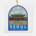 Söul Sydkorea Travel Art Vintage Julgransprydnad Keramik<br><div class="desc">Söul retro vektor-konsdesign. Söul,  huvudstaden i Sydkorea,  är en enorm storstad där moderna skyscraper,  högteknologiska tunnelbanorna och popkultur möter buddistiska tempel,  palats och gatemarknader.</div>