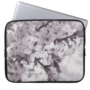Sour Cherry Träd Black and White Laptop Fodral