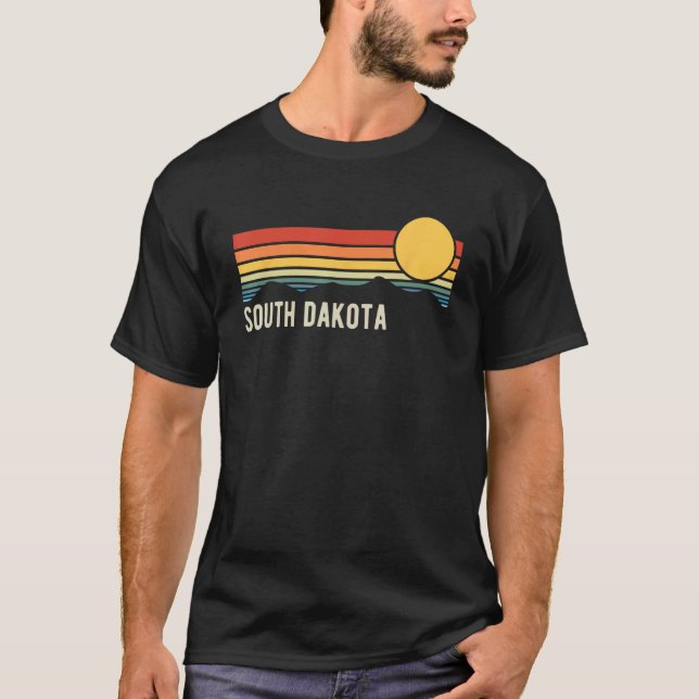 South Dakota USA Retro Sunset Stil Design T Shirt (Framsida)