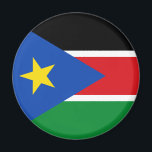South Sudan flagga Magnet<br><div class="desc">Flagga Sydsudan. Sydsudan, officiellt Sydsudan, är en land i Öster-Afrikan. Dess huvudstad och största stad är Juba, som ligger i södra Ekvatorialguinea. Sydsudan blev den 9 juli 2011 vid midnatt (00:00) lokal tid i oberoende efter en folkomröstning i januari 2011 där nästan 99 procent av väljarna valde att separera från...</div>
