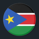 South Sudan flagga Magnet<br><div class="desc">Flagga Sydsudan. Sydsudan, officiellt Sydsudan, är en land i Öster-Afrikan. Dess huvudstad och största stad är Juba, som ligger i södra Ekvatorialguinea. Sydsudan blev den 9 juli 2011 vid midnatt (00:00) lokal tid i oberoende efter en folkomröstning i januari 2011 där nästan 99 procent av väljarna valde att separera från...</div>