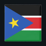 South Sudan flagga Magnet<br><div class="desc">Flagga Sydsudan. Sydsudan, officiellt Sydsudan, är en land i Öster-Afrikan. Dess huvudstad och största stad är Juba, som ligger i södra Ekvatorialguinea. Sydsudan blev den 9 juli 2011 vid midnatt (00:00) lokal tid i oberoende efter en folkomröstning i januari 2011 där nästan 99 procent av väljarna valde att separera från...</div>