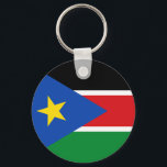 South Sudan flagga Nyckelring<br><div class="desc">Flagga Sydsudan. Sydsudan, officiellt Sydsudan, är en land i Öster-Afrikan. Dess huvudstad och största stad är Juba, som ligger i södra Ekvatorialguinea. Sydsudan blev den 9 juli 2011 vid midnatt (00:00) lokal tid i oberoende efter en folkomröstning i januari 2011 där nästan 99 procent av väljarna valde att separera från...</div>