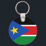 South Sudan flagga Nyckelring<br><div class="desc">Flagga Sydsudan. Sydsudan, officiellt Sydsudan, är en land i Öster-Afrikan. Dess huvudstad och största stad är Juba, som ligger i södra Ekvatorialguinea. Sydsudan blev den 9 juli 2011 vid midnatt (00:00) lokal tid i oberoende efter en folkomröstning i januari 2011 där nästan 99 procent av väljarna valde att separera från...</div>