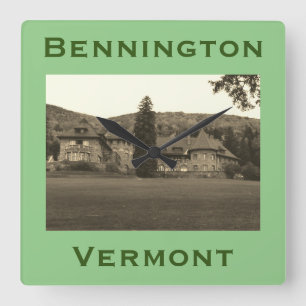 Southern Vermont College Mansion, Bennington Fyrkantig Klocka