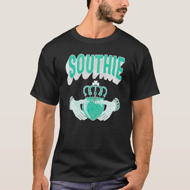 Southie South Boston Irish Claddagh Celtic Distres T Shirt (Framsida)