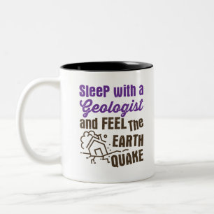 Sov med en geolog och känn jorden Quake Två-Tonad Mugg