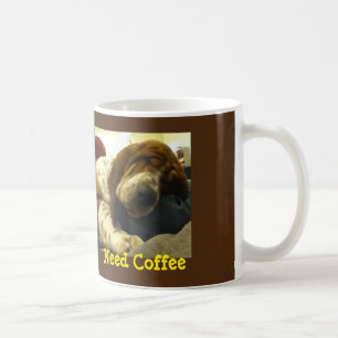 Sova Bassethund på "den behovskaffe" muggen Kaffemugg