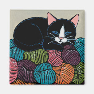 Sova katten på berg av garnillustrationen magnet