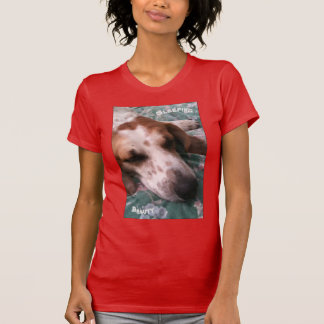 Sova utslagsplatsen för skönhethundhund tee shirt