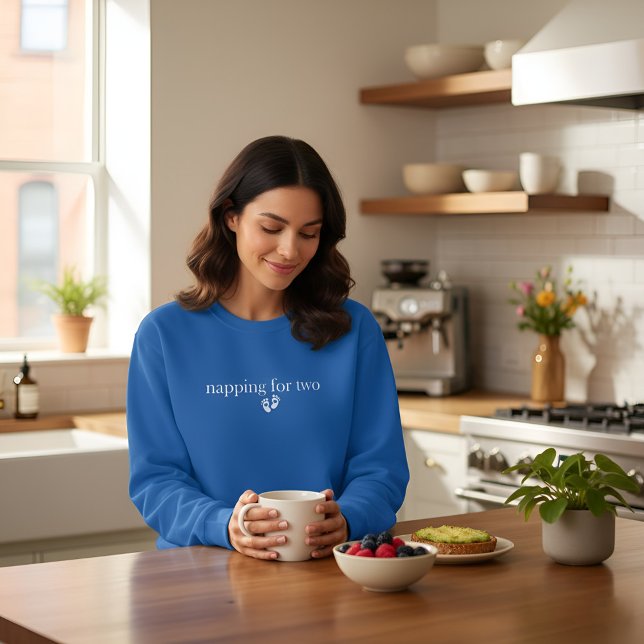 Sovande för två, söt graviditetsbekännelse  t shirt (Skapare uppladdad)