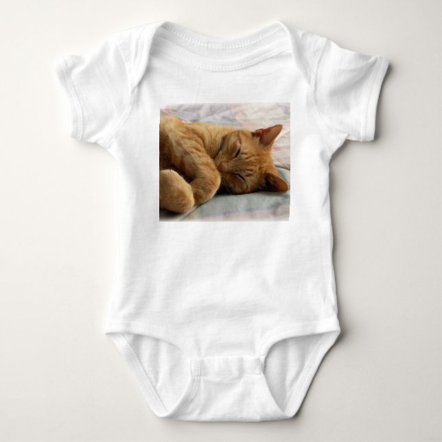 Sovande katt t shirt (Framsida)