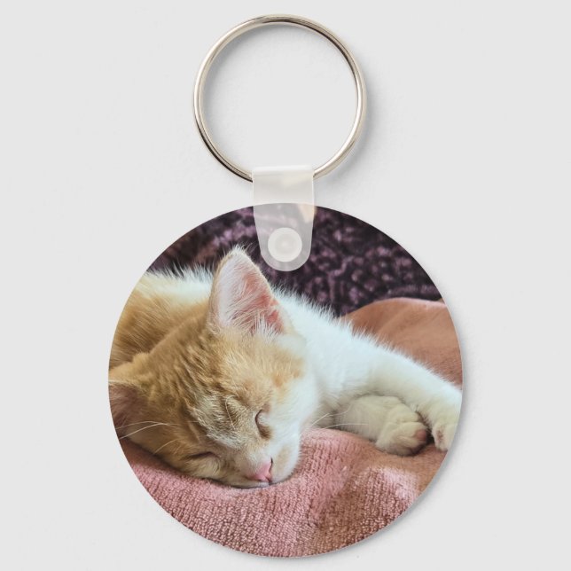 Sovande rödbrun kattunge nyckelring (Framsida)