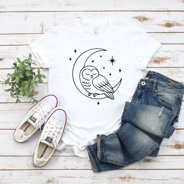 Sovande uggla på halvmåne Linjekonst T Shirt (Skapare uppladdad)