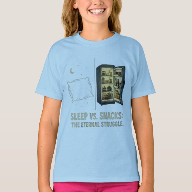 Sovning Vs Snacks Den Eviga Kampen T-Shirt (Framsida)