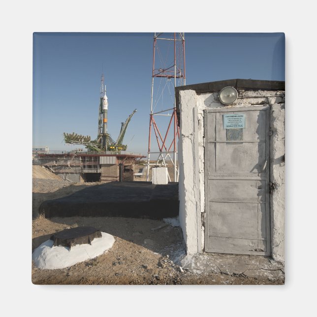 Soyuz-raketen kort efter ankomst 2 magnet (Framsidan)