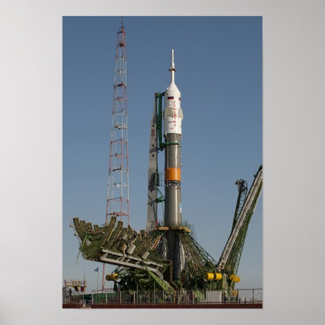 Soyuz-raketen kort efter ankomsten poster (Framsidan)