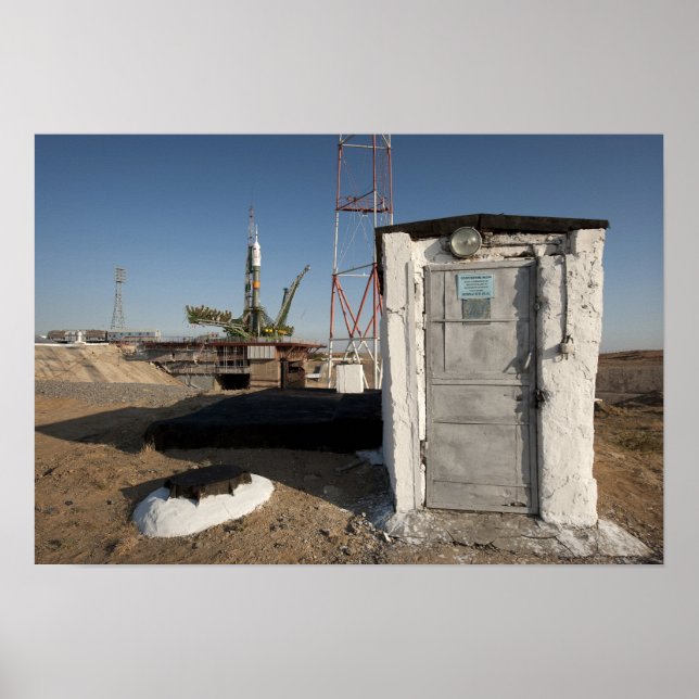 Soyuz-raketen kort efter ankomsten poster (Framsidan)