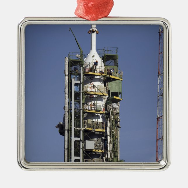 Soyuz-raketen sätts in i läge julgransprydnad metall (Framsidan)